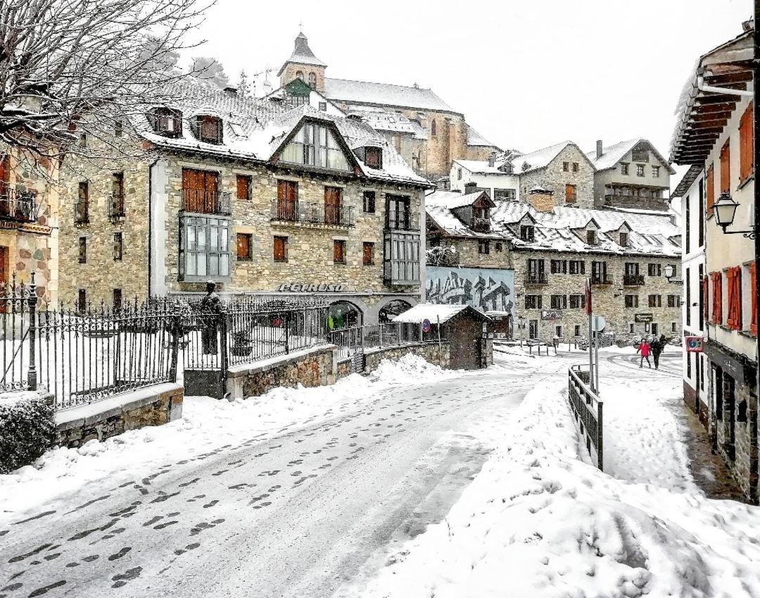 Hotel Valle De Izas Sallent de Gállego Buitenkant foto