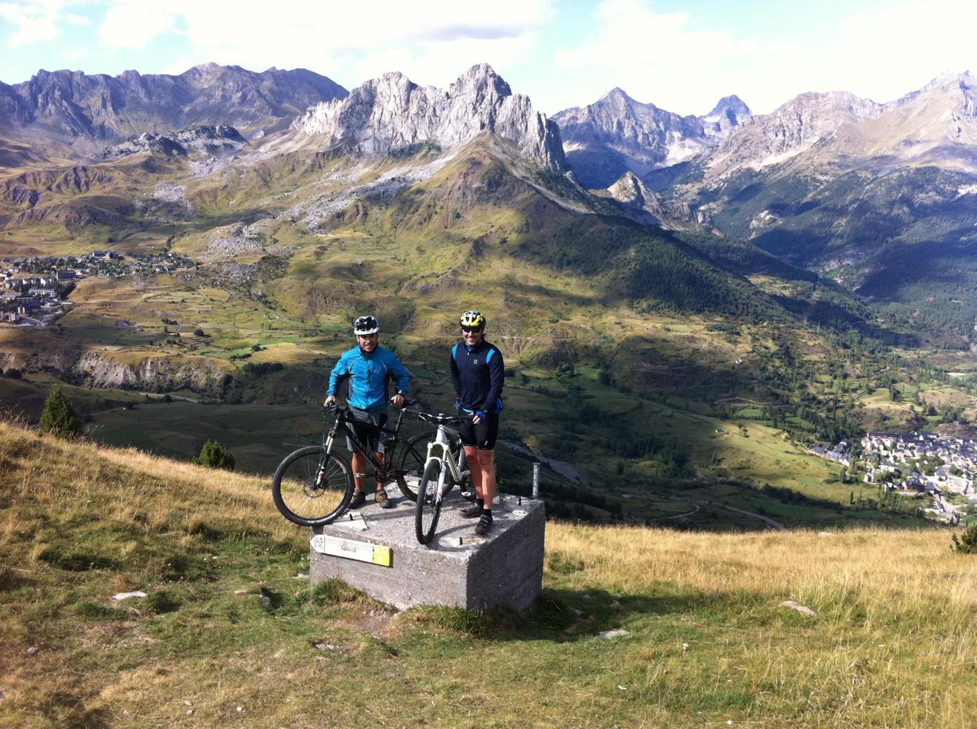 Hotel Valle De Izas Sallent de Gállego Buitenkant foto