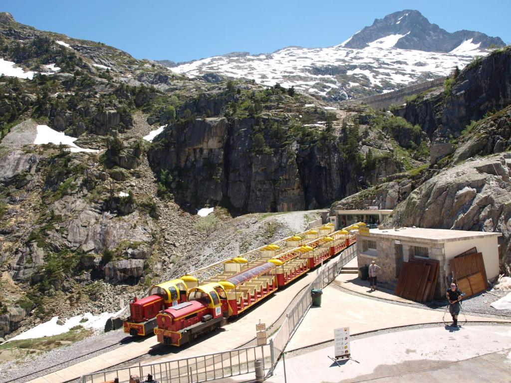 Hotel Valle De Izas Sallent de Gállego Buitenkant foto