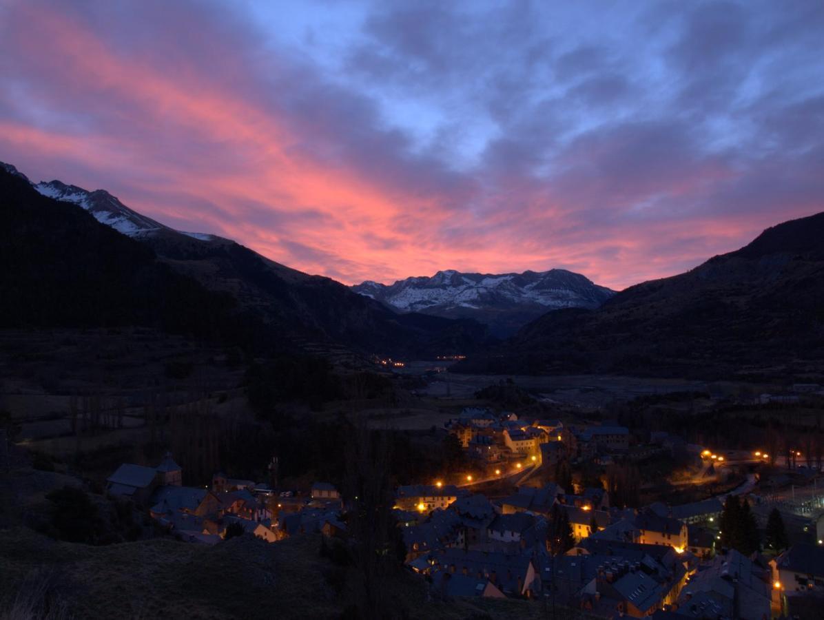 Hotel Valle De Izas Sallent de Gállego Buitenkant foto