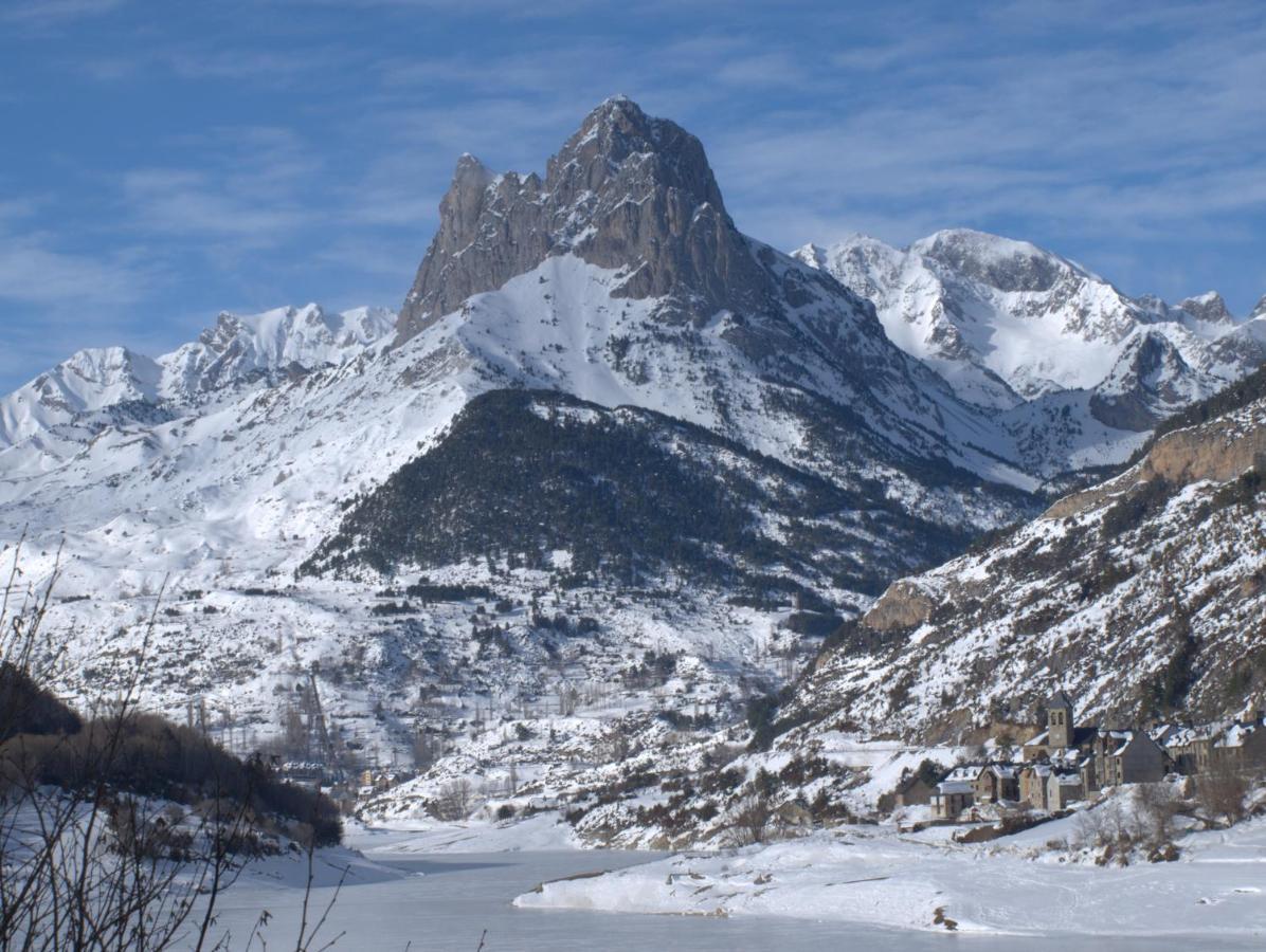 Hotel Valle De Izas Sallent de Gállego Buitenkant foto