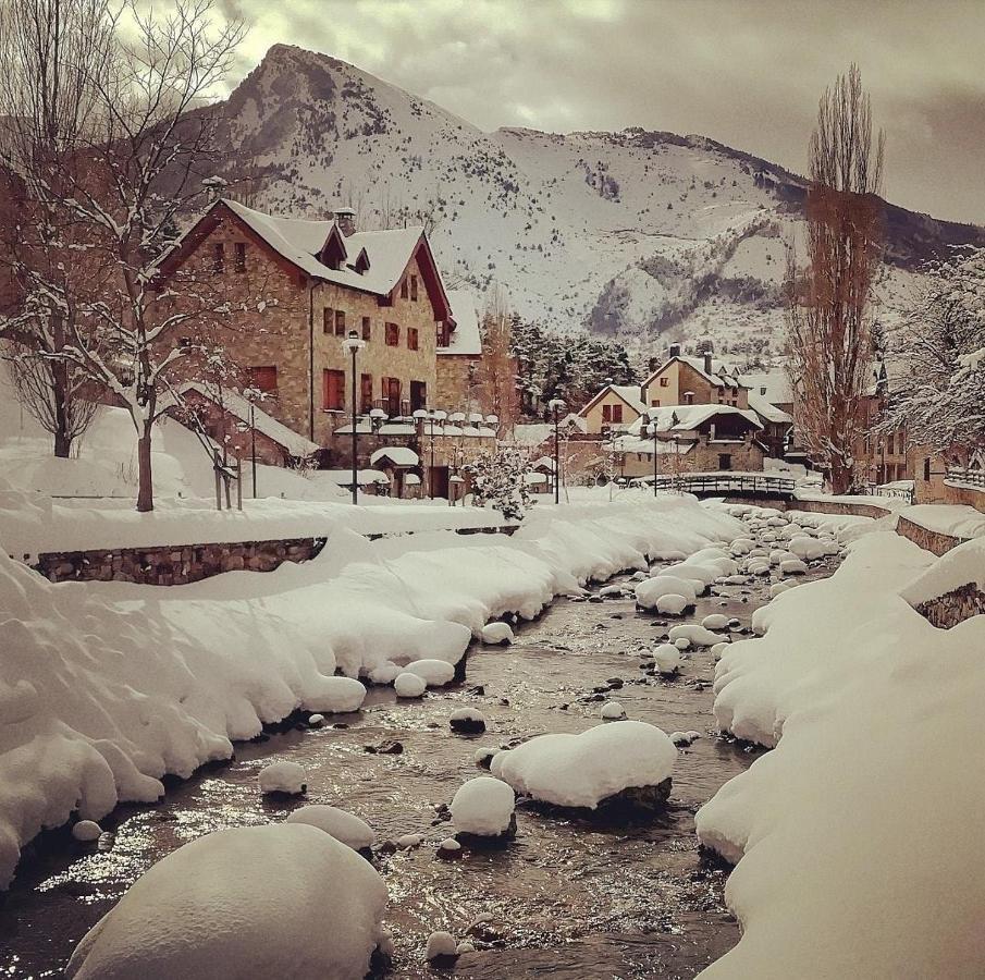 Hotel Valle De Izas Sallent de Gállego Buitenkant foto